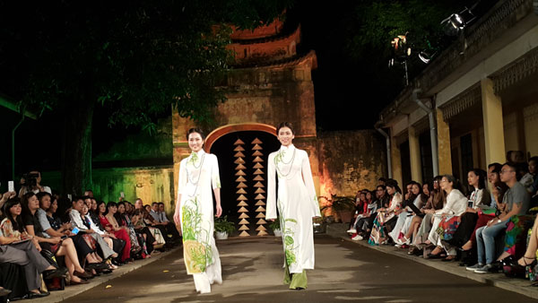Lễ hội tôn vinh văn hóa “Tinh hoa áo dài Việt Nam”