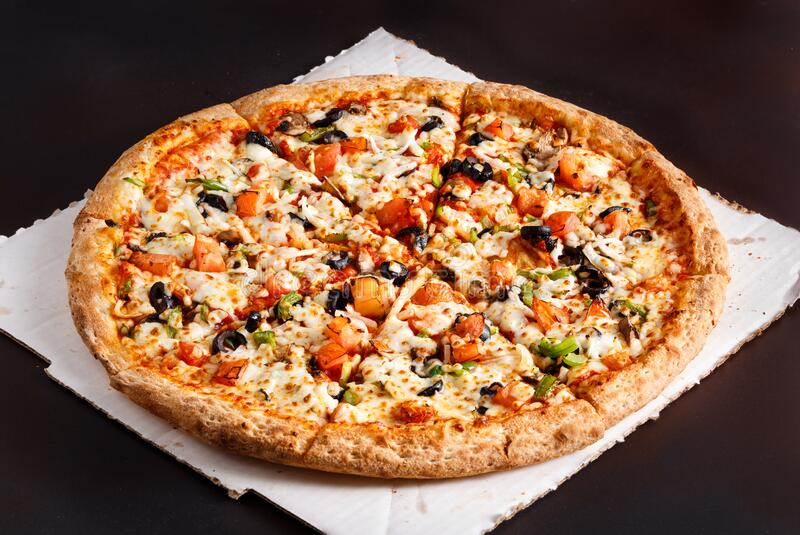 Pizzza món ăn truyền thống của Ý