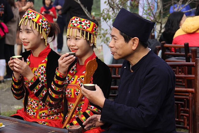 Tìm hiểu văn hóa, lễ hội “Sắc hoa” vùng cao tại Hà Nội