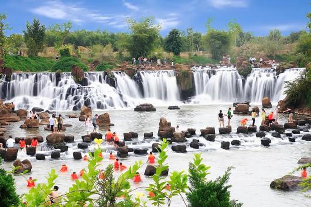 Khu du lịch sinh thái đẹp ở thác Giang Điền